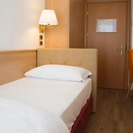 史波堤泰伦酒店 3*