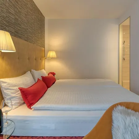 史波堤泰伦酒店 酒店