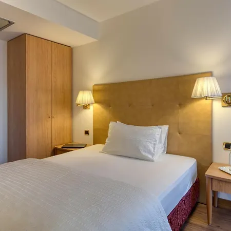 史波堤泰伦酒店 3*