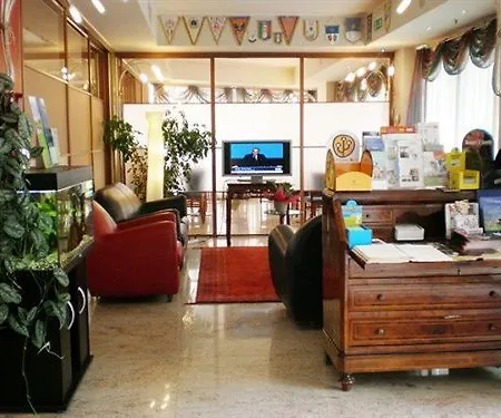 史波堤泰伦酒店 酒店